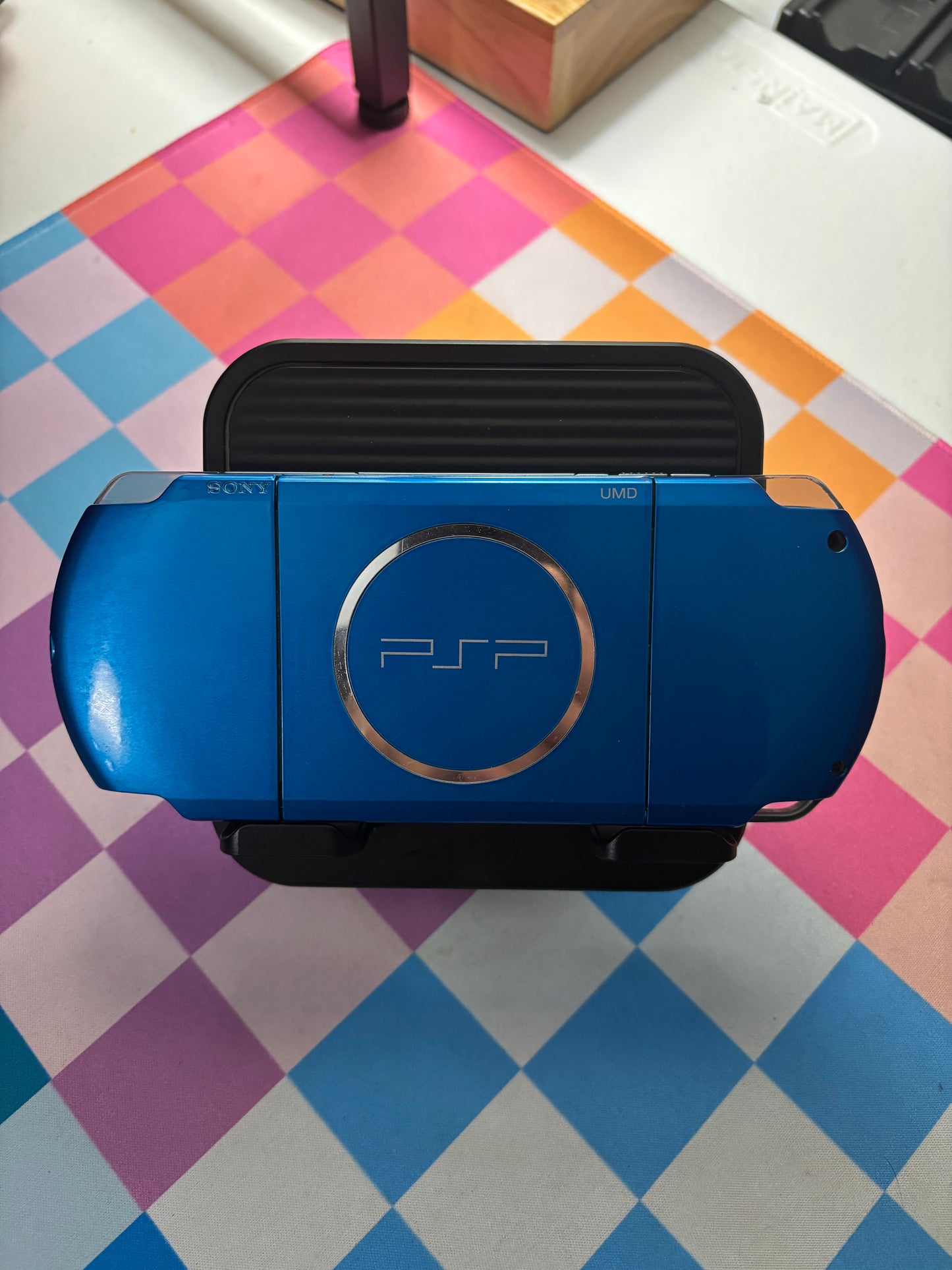 Vibrant Blue/Black 3000 Console